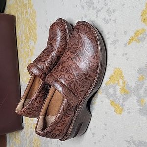 Women's boc Peggy shoe in Coffee